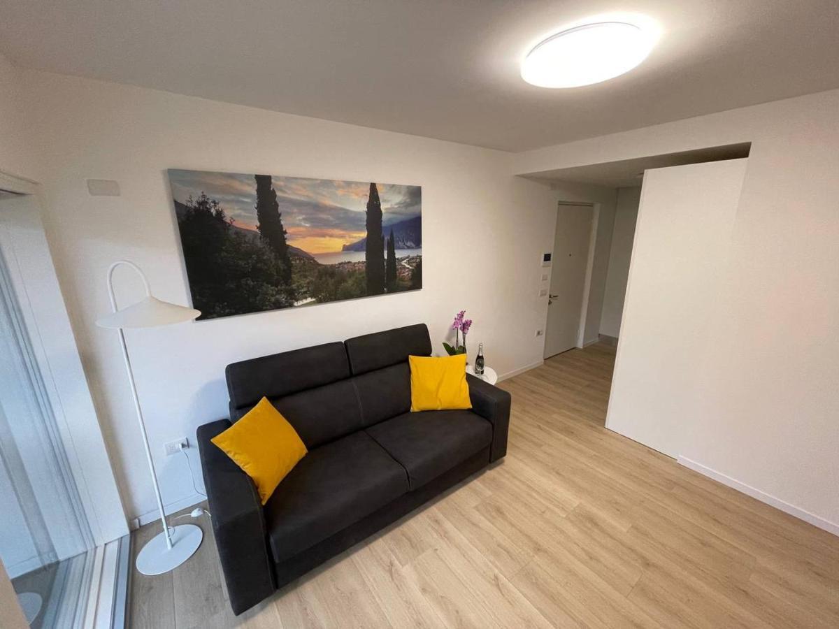 Le Terrazze Living Apartment Riva del Garda Exterior photo